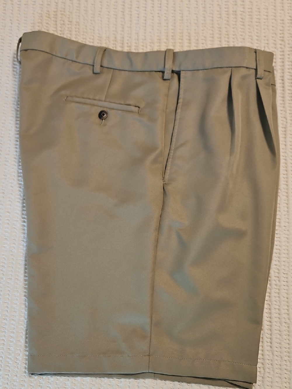 Haggar Khaki  Pleated Dress Shorts Men's Size 44